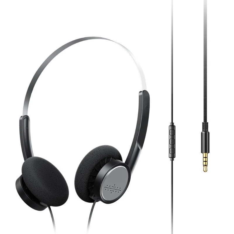 Korean Girl Group Retro Headset Wearing Wired Headphones