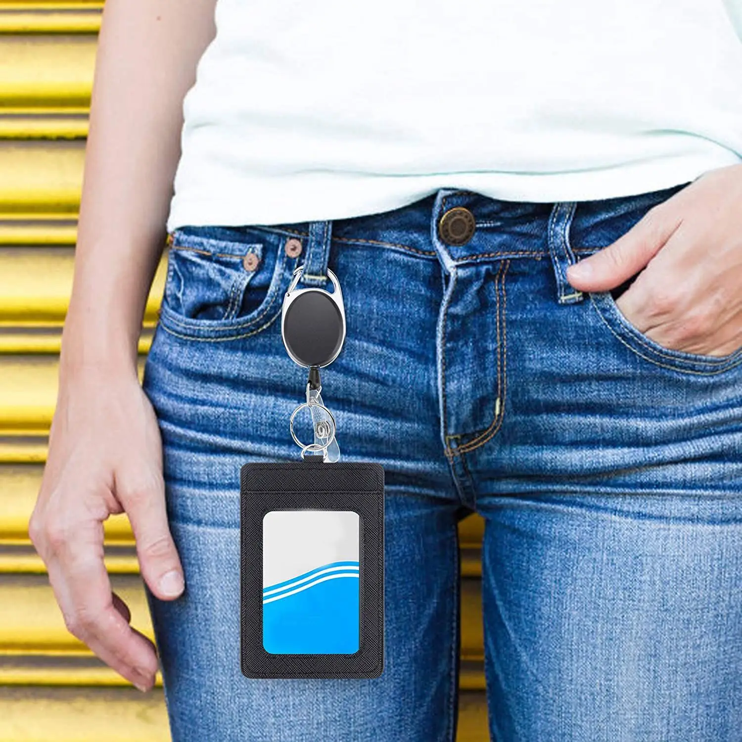 ชุดที่ใส่ป้ายและคลิปม้วนสปริงยืดหดได้สำหรับงานหนัก2ชิ้นที่ใส่ป้ายหนัง PU แนวตั้งช่องเสียบบัตรที่ช่องเสียบบัตรที่หน้าต่างบัตรประชาชนแบบใส