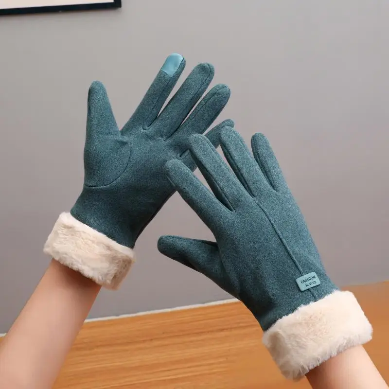Die warmen Winterhandschuhe für Damen sind winddicht und kältebeständig, haben ein dickes Futter aus Kunstfell und sind als Touchscreen-Handschuhe geeignet. – Detail 8
