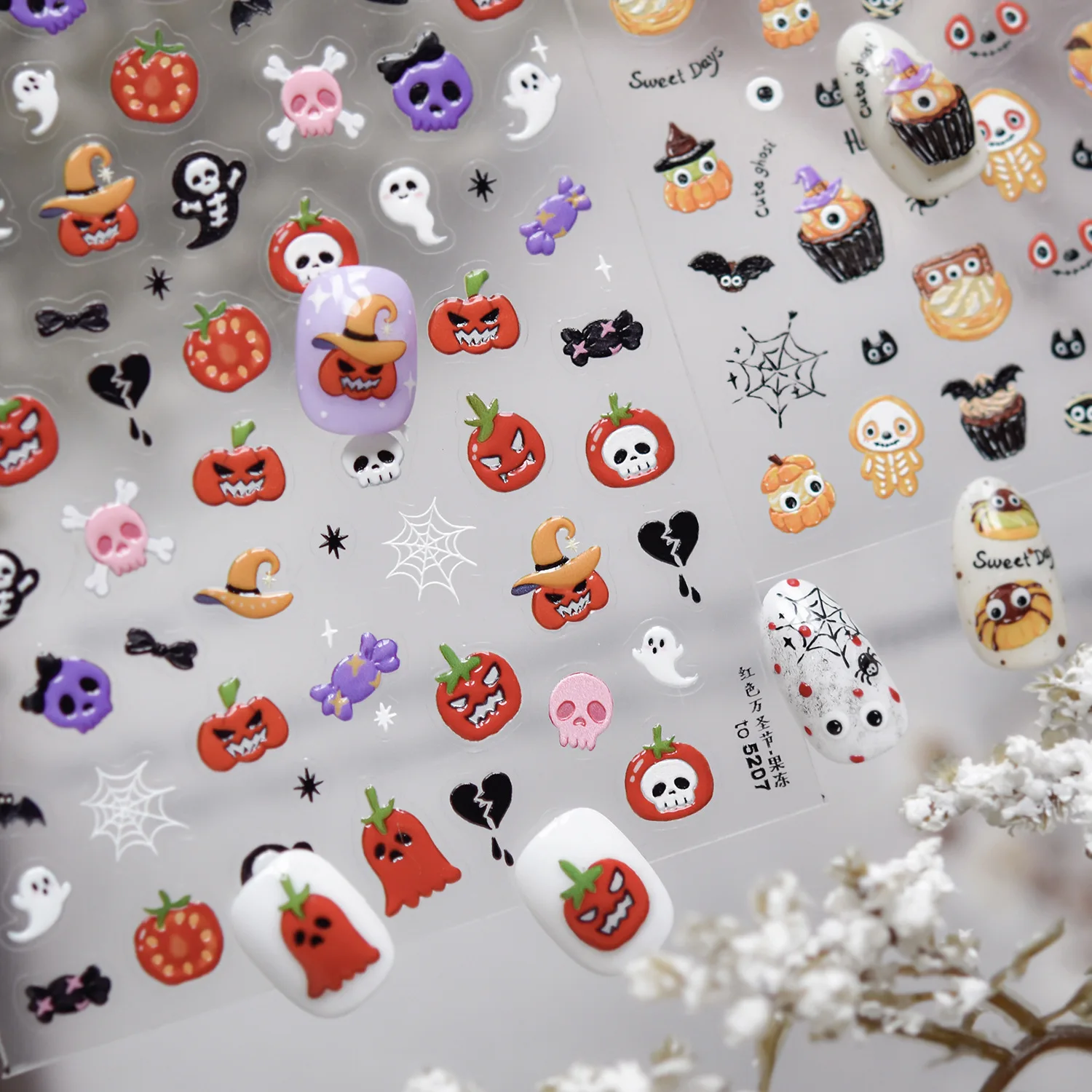 Gruseliger Halloween 5D Nail Art Aufkleber Hexenhüte Blutrote Kürbisse Gruselige Geister Totenköpfe Spinnen Tomaten Gruselige Maniküre Aufkleber