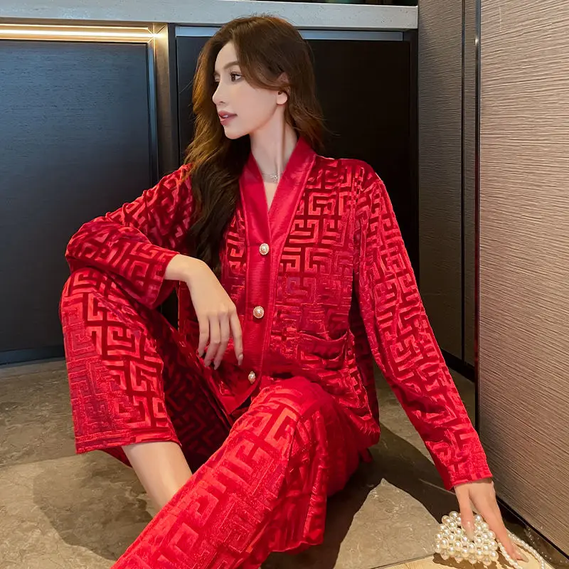 Homewear Luxury Famale Underwear Spring Autumn New Pajamas Women Sleepwear Long Sleeve Pleuche Nightgown Casual Red Home Suit