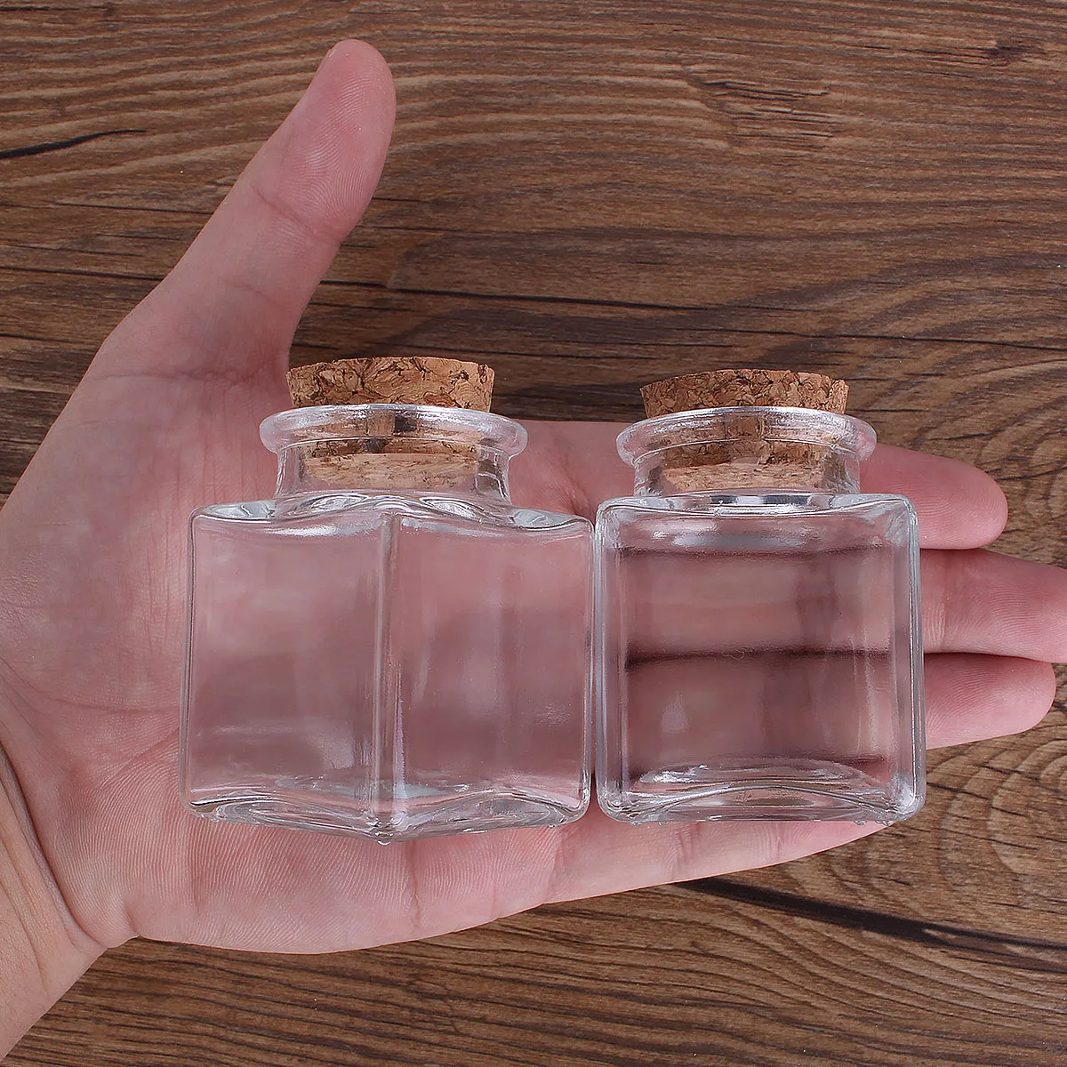 2 Pieces 50ml Transparent Square Glass Bottles with Cork Stopper Empty Spice Jars for Art Crafts Wedding Favors