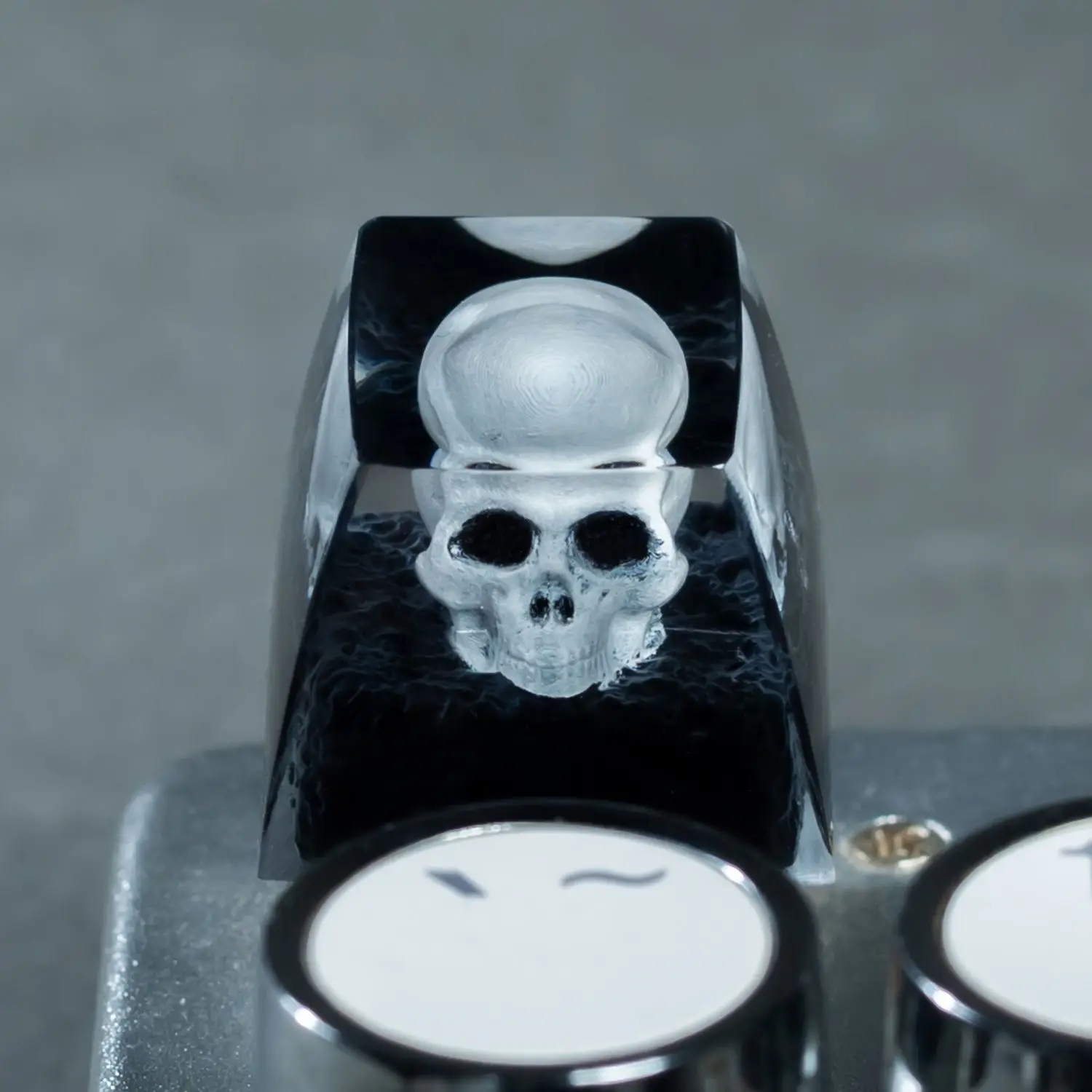 Super Cool Skull Craftsman Keycaps DIY Resin Anime Keycaps Suitable for Mechanical Keyboard Game Accessories Halloween Gifts