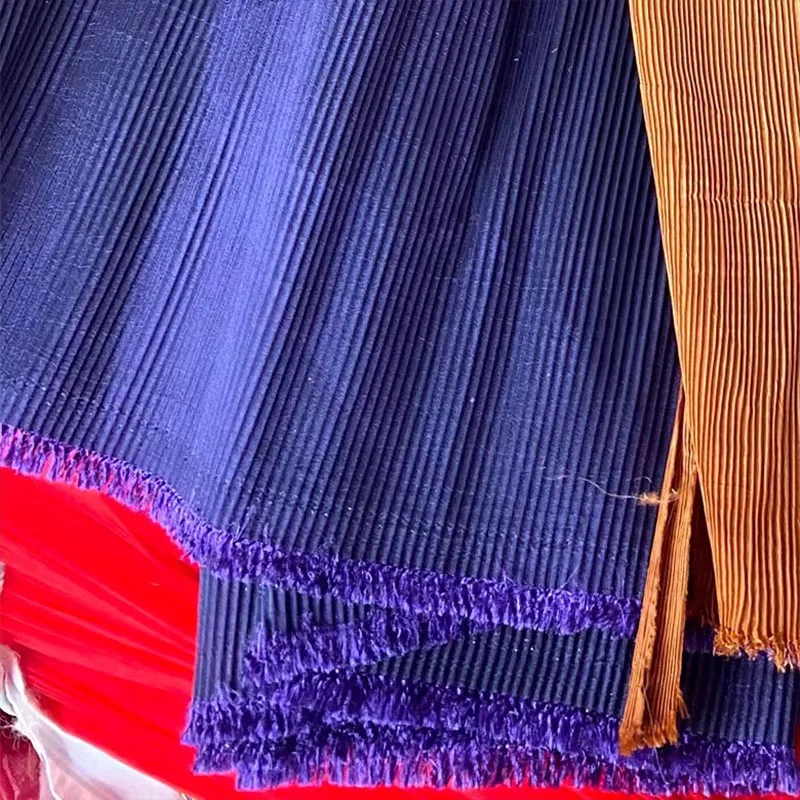

Gradual Change Color Texture Fabric Folds Pleats for Sewing - Home Decor Modeling Designer Painting