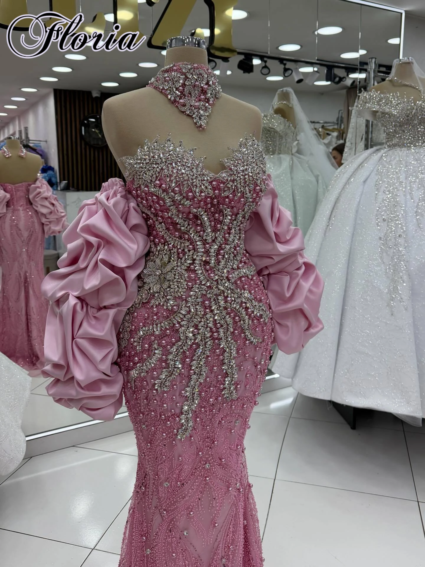 Einfache feenhaft rosa Ballkleider im Meerjungfrau-Stil mit Herzausschnitt, Kristallen, Cocktailkleider, Perlen, Abendparty-Kleider für Frauen, individuell gestaltet