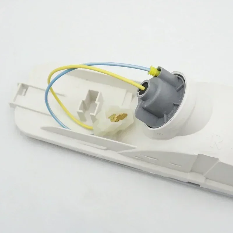 ไฟท้ายรถยนต์พร้อมหลอดไฟสีแดงเลนส์สีขาวสะท้อนแสงด้านหลังกันชนหมอกสำหรับโตโยต้าไดฮัทสุซีริออนเทอริออส J100 คามิ J10 1997-2005