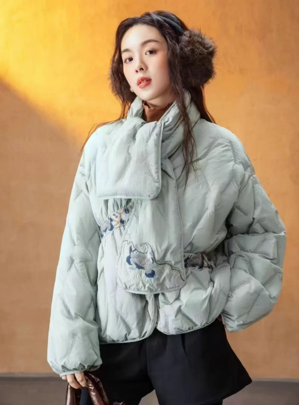 Fashion down jackets for women Light green short winter coats with scarf Original retro embroidery Padded jacket New outerwear