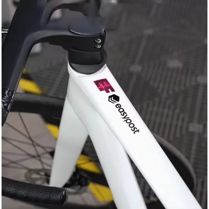 

4 шт./компл. прозрачных водонепроницаемых наклеек "easypost" – белые/золотые/черные наклейки диаметром 8 см для велосипедов, шлемов и автомобилей