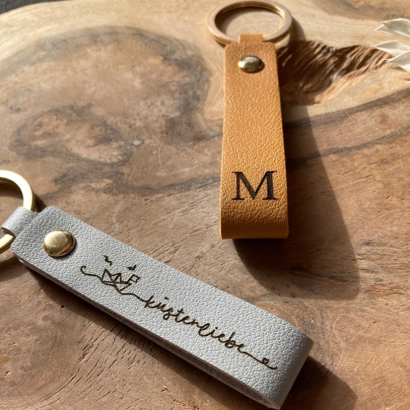 1PCS Free Personalized Leather Keychain PU Engraving Leather Key Chain Custom Name Date Wedding Keyring Keychains Wedding Gifts