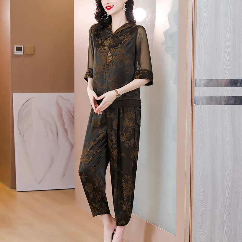 2023 Spring and Summer New Silk Short Sleeve Satin Pants Two Piece Set of Retro Print Flower Embroidery Slim Hoodie Set