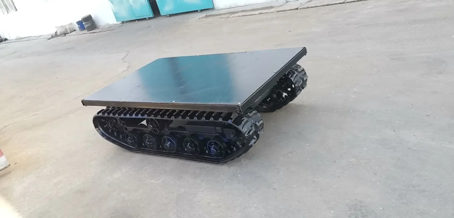 Rubber track crawler chassis Remote control Tracked Undercarriage with electric motor battery