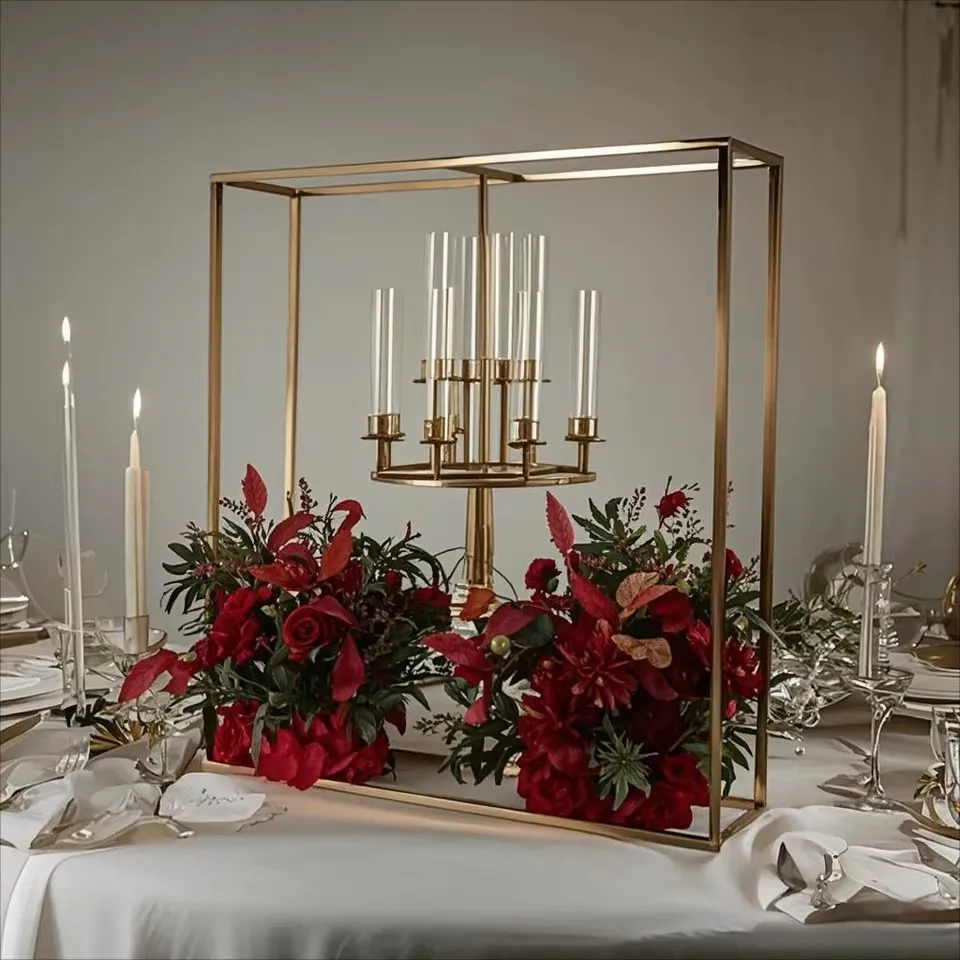 2 Stück oder 4 Stück/6 Stück exquisite goldene Metall-Kerzenhalter: ein Muss für charmante Eventvasen und Partydekorationen. – Detail 2