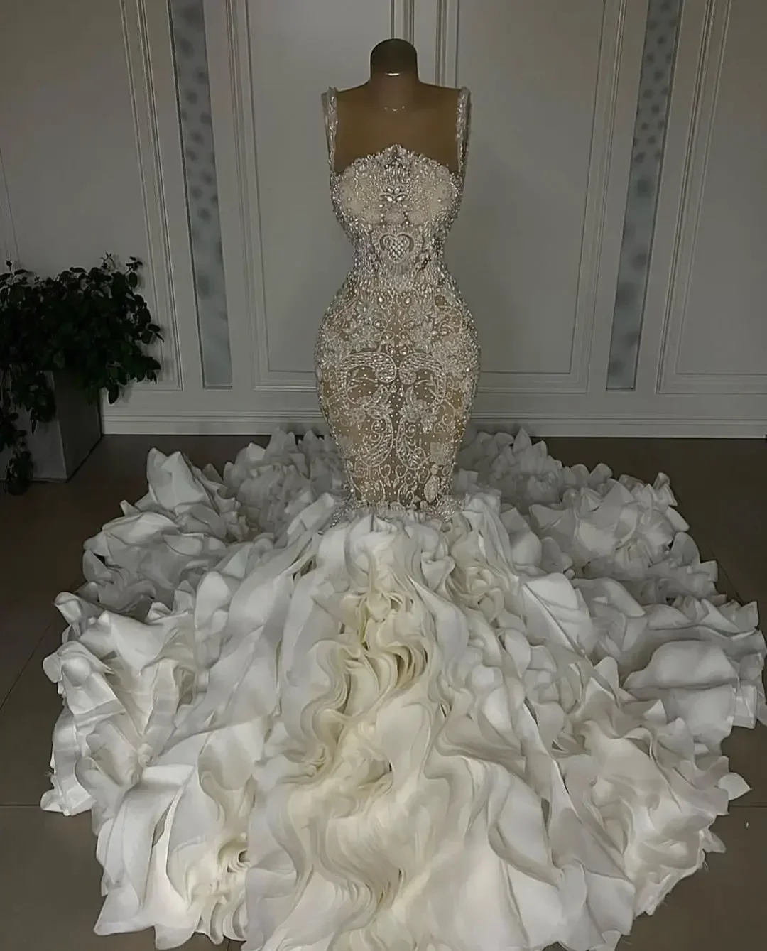 Customized Luxury Mermaid Wedding Dresses Sleeveless Bateau Spaghetti Straps 3D Lace Folds Appliques Sequins Beaded Pearls Floor