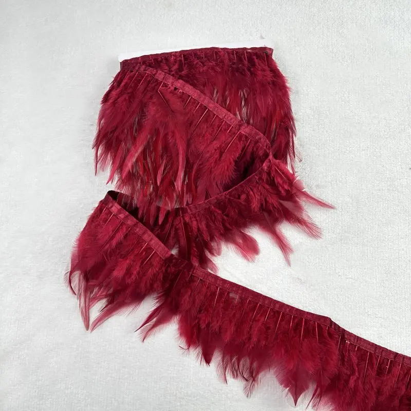 Großhandel 10 mt/los Natürliche Braun Rot Schwarz Huhn Hahn Hahn Schwanz Feder Fringe feder trimmen für Kleidung Dekorationen – Detail 4