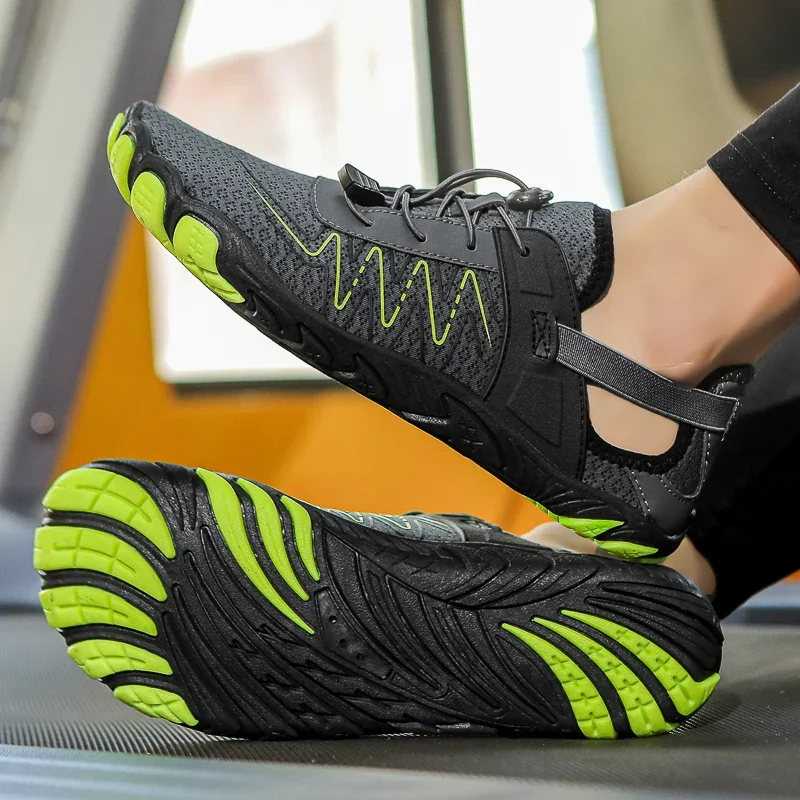 

Новые летние прогулочные туфли, дышащие пляжные сандалии босиком для мужчин и женщин, нескользящие портативные кроссовки для плавания в бассейне, унисекс