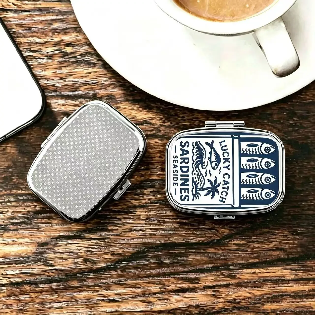 Lucky Series Print Metal Pill Small Box Portable 2-Compartment Travel Pill Organizer For Vitamins & Pills ﻿