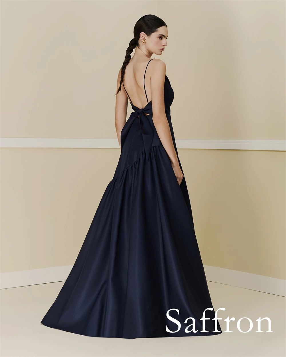 Изящное вечернее платье на тонких бретельках с v-образным вырезом по индивидуальному заказу, модные платья знаменитостей с бантом на спине, сексуальные платья с открытой спиной для особых случаев