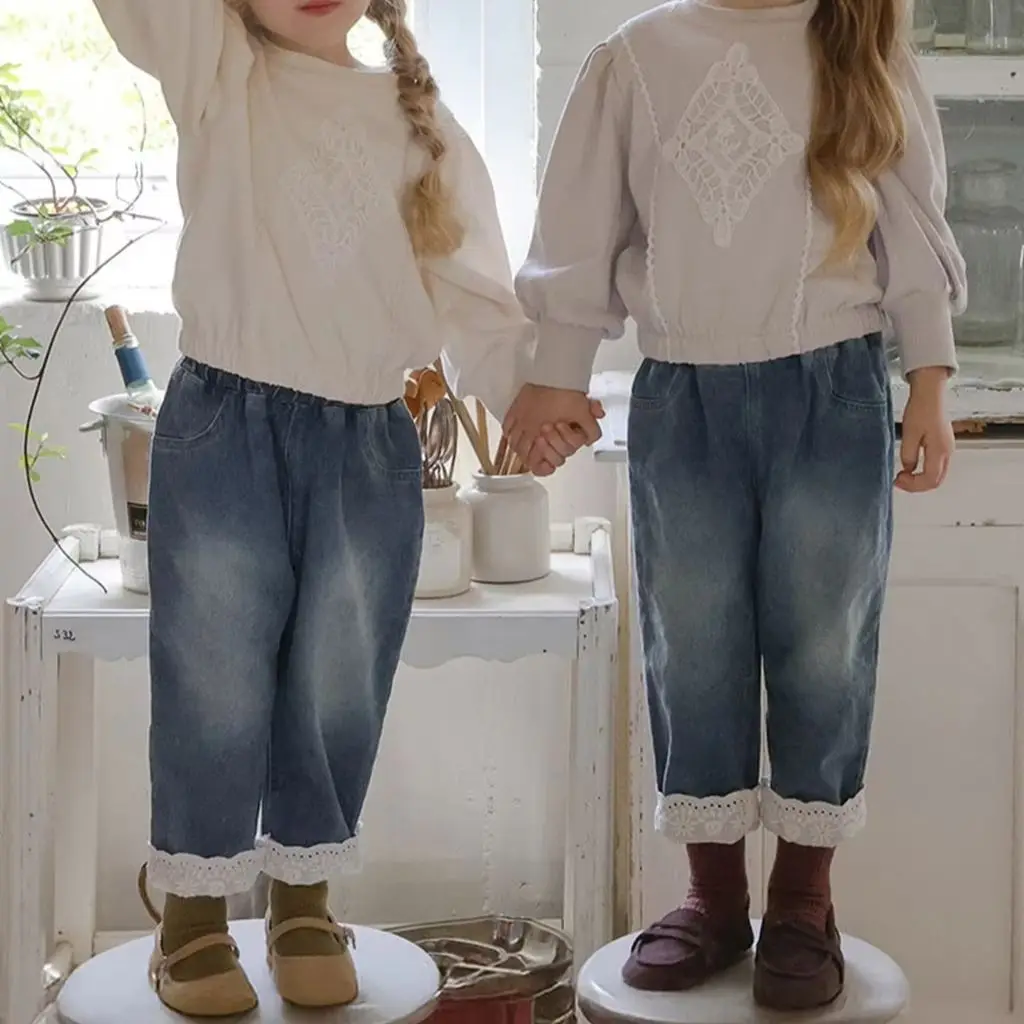 

Spring 2026 Korean Style Children's Trousers Girls Fashionable Lace Trim Loose Casual Cuffed Jeans Pant Trendy Kids' Clothing