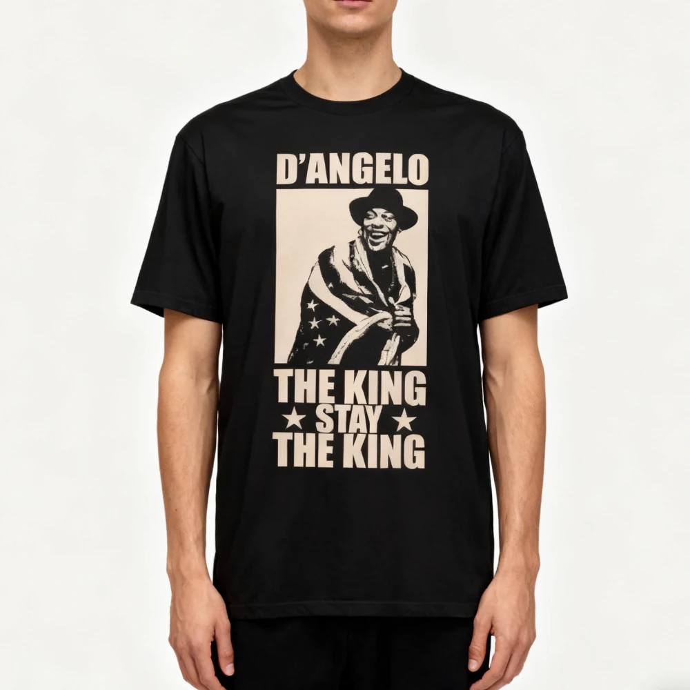 

D'ANGELO The King Stay The King Shirt Soul Legend Memorial T-Shirt Legendary R&B Singer Fans Tee Men Women Daily Life Cotton Top