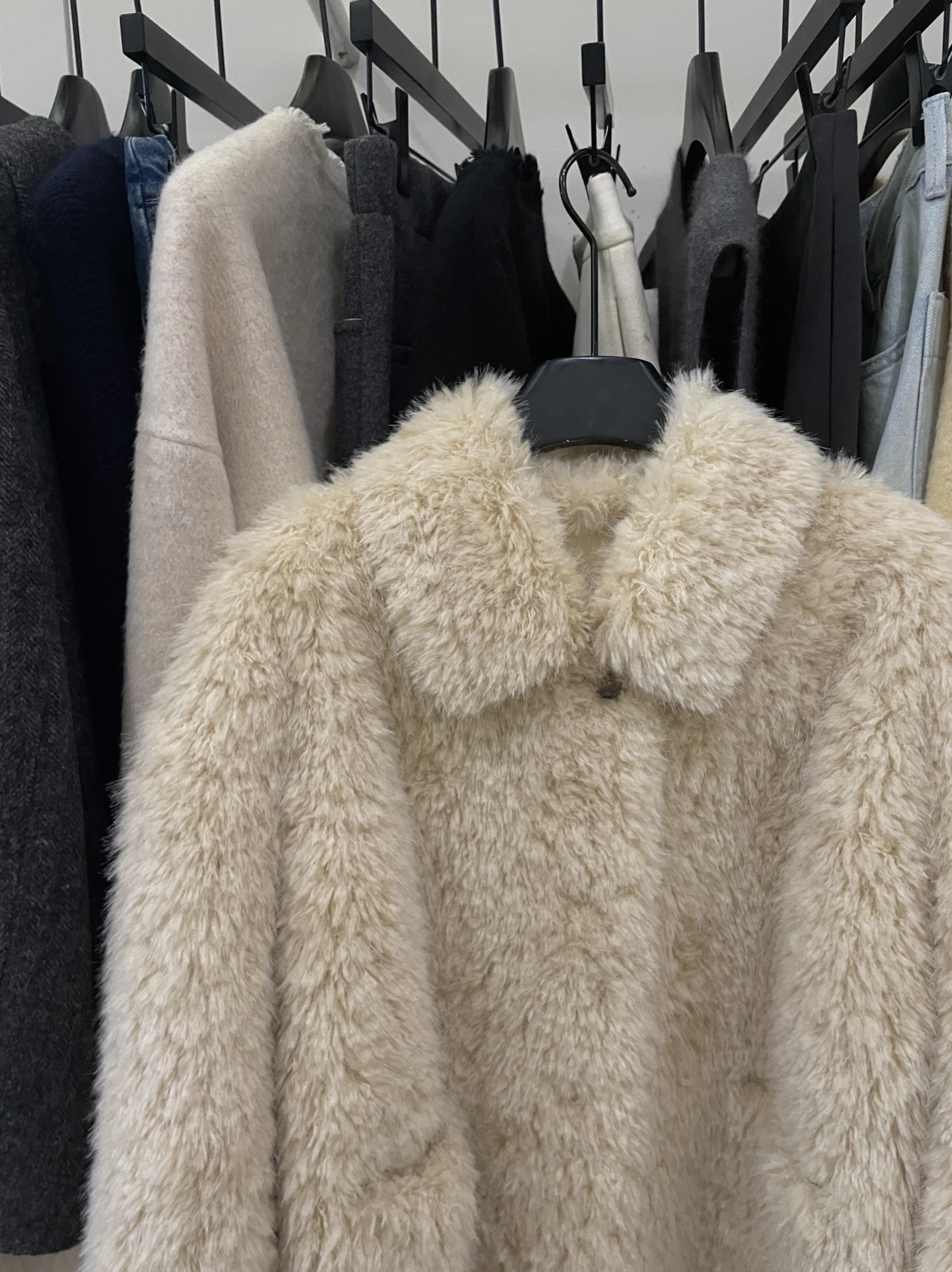 Faionable ort Fur Leather Coat Women's Turn-down Collar Eco-friendly Synthetic Fur Soft Warm Winter Outerwear