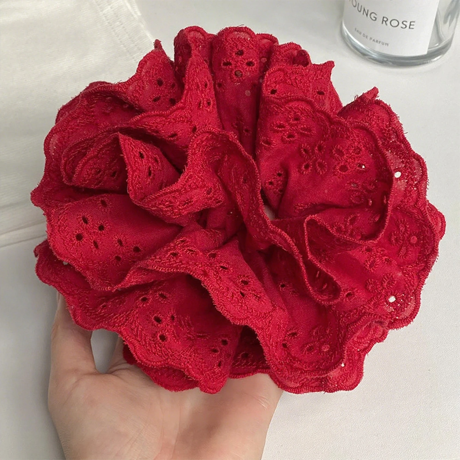 Atmosphere red cotton fabric hollow four-layer large intestine scrunchie, temperament burgundy women's hair ornament image 4