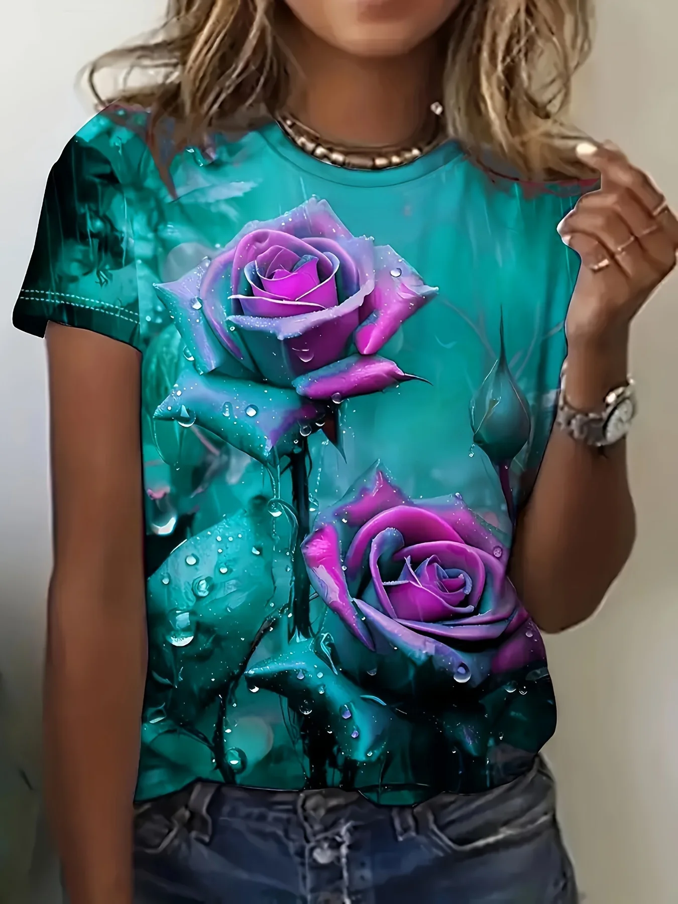 

Женская футболка бирюзового и фиолетового цветов с принтом «Роза на утреннем тумане», яркий цветочный узор для повседневной носки