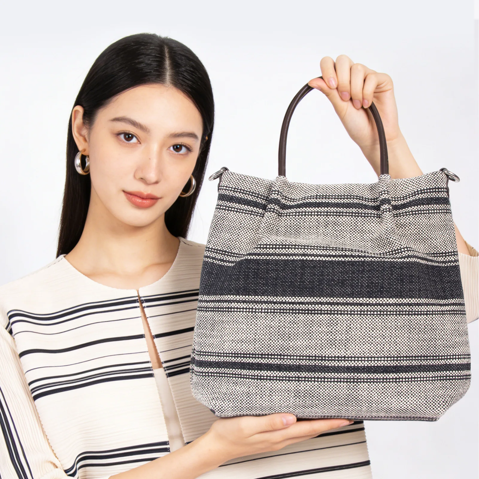 

Cotton and linen striped bohemian style shoulder crossbody bag for women summer new canvas vacation beach bag vintage handbag