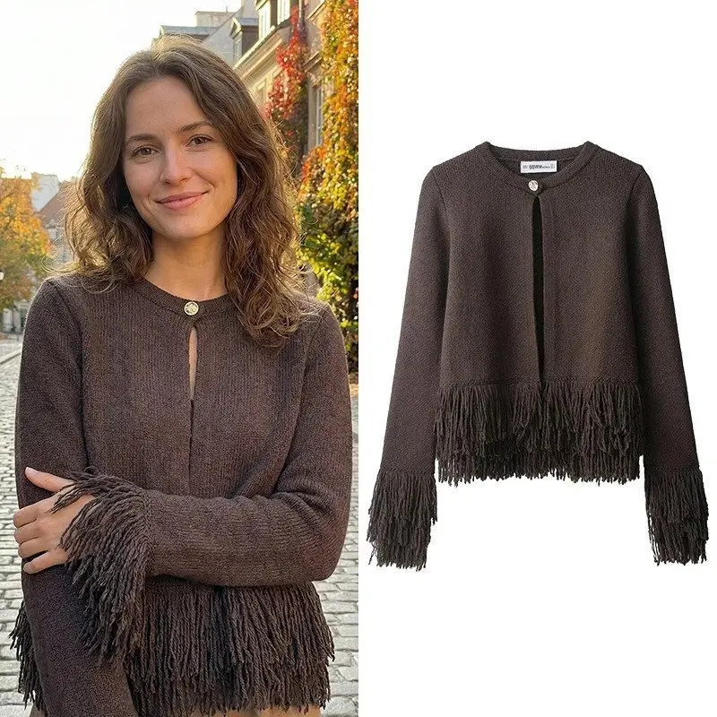 

Embroidered Knit Crew Neck Tassle Cardigan Valentine Gift202604