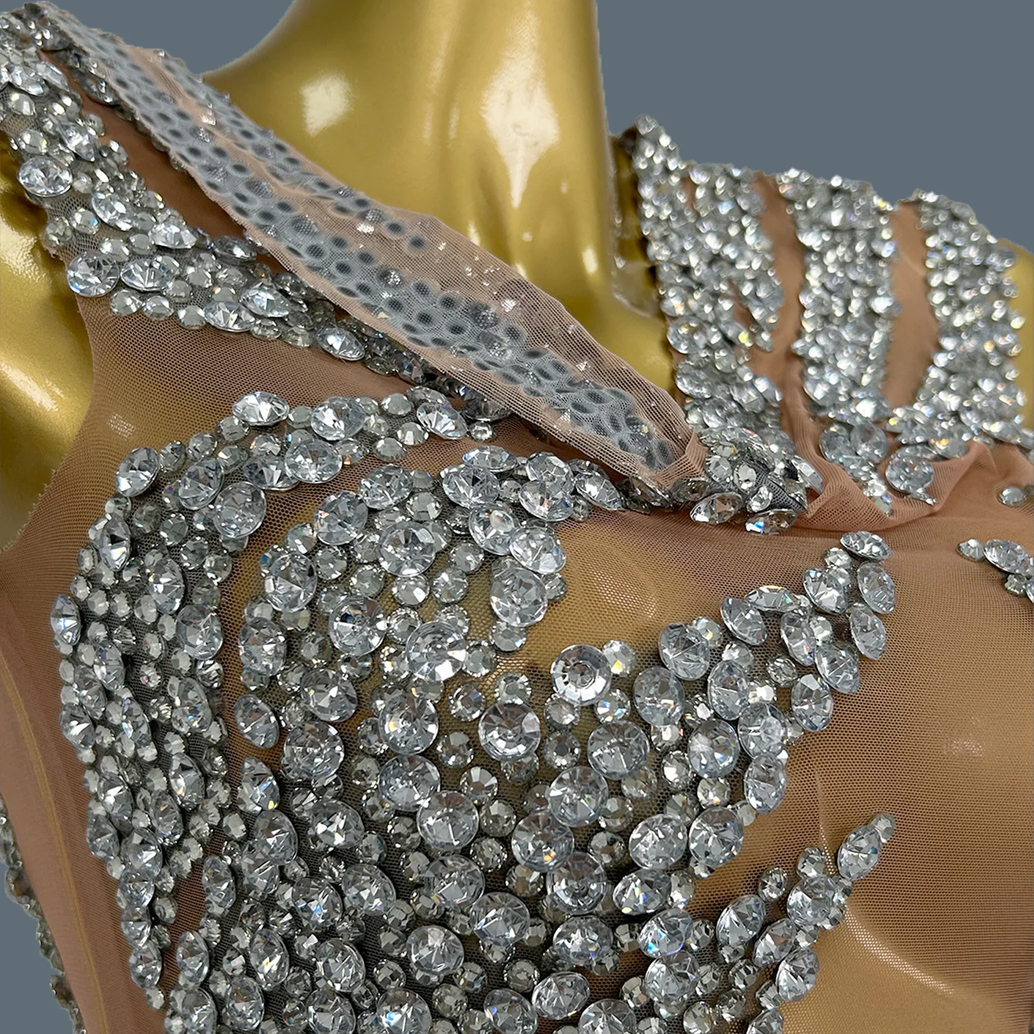 Luxueux strass épaules dénudées robe courte femmes Sexy soirée anniversaire célébrer robes de bal Photo Shoot Costumes Xuelian