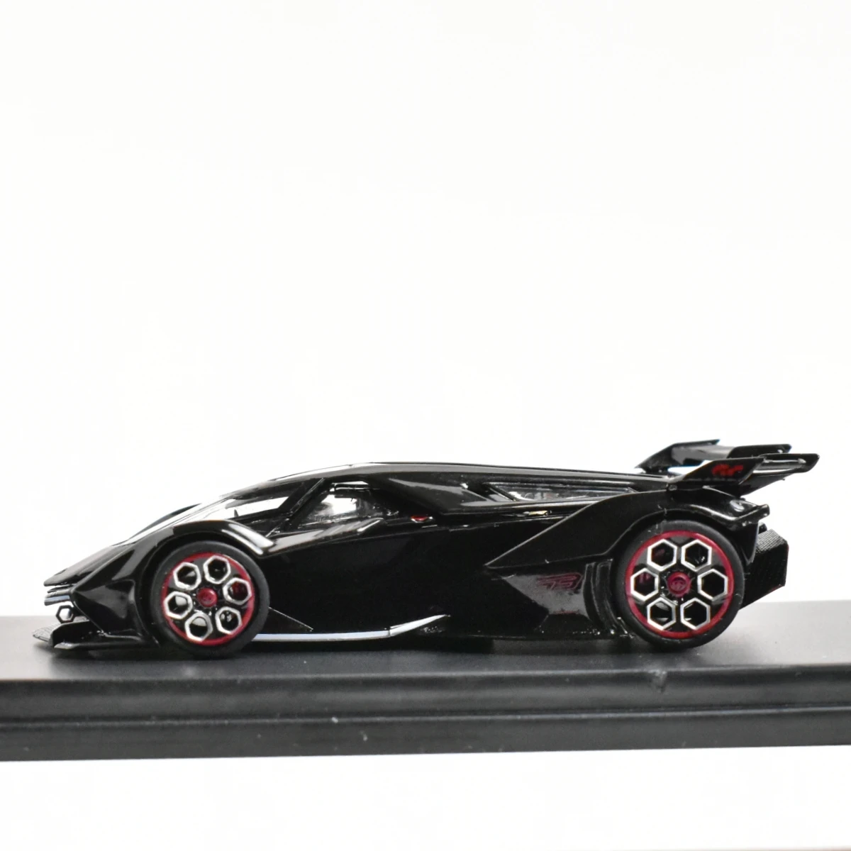 

LMF Le Man Fang 1:64 Взрослые хобби V12 VGT Подвижная литая под давлением модель автомобиля