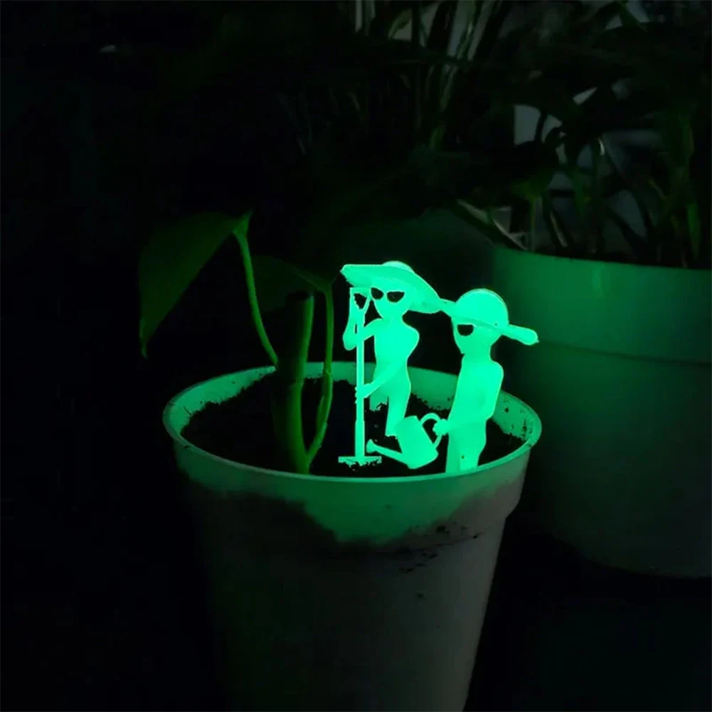 

Indoor Outdoor Resin Luminous Alien Ornament Sturdy Decorative Model For Balconies Patios