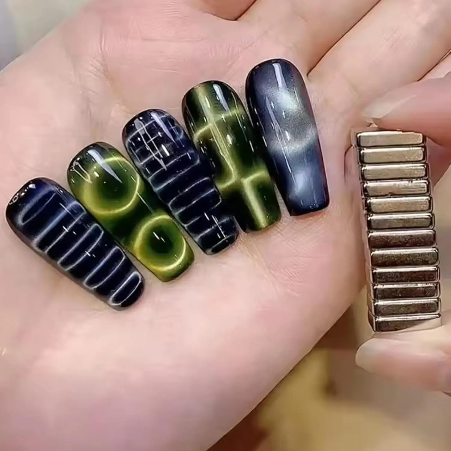 12 stuks Cat-Eye nagelmagneet Rechthoekige nagelmagneet Gel nagellakmagneet Krokodileffect Geschikt voor thuis doe-het-zelf en nagelsalons