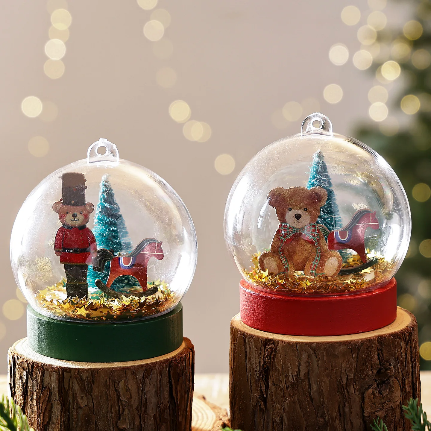 Chrismas Decorations Glass Display Ball Snow Globe with Wooden Bear Soldier Inside the Ball Decorative for Xmas Tree Pendant