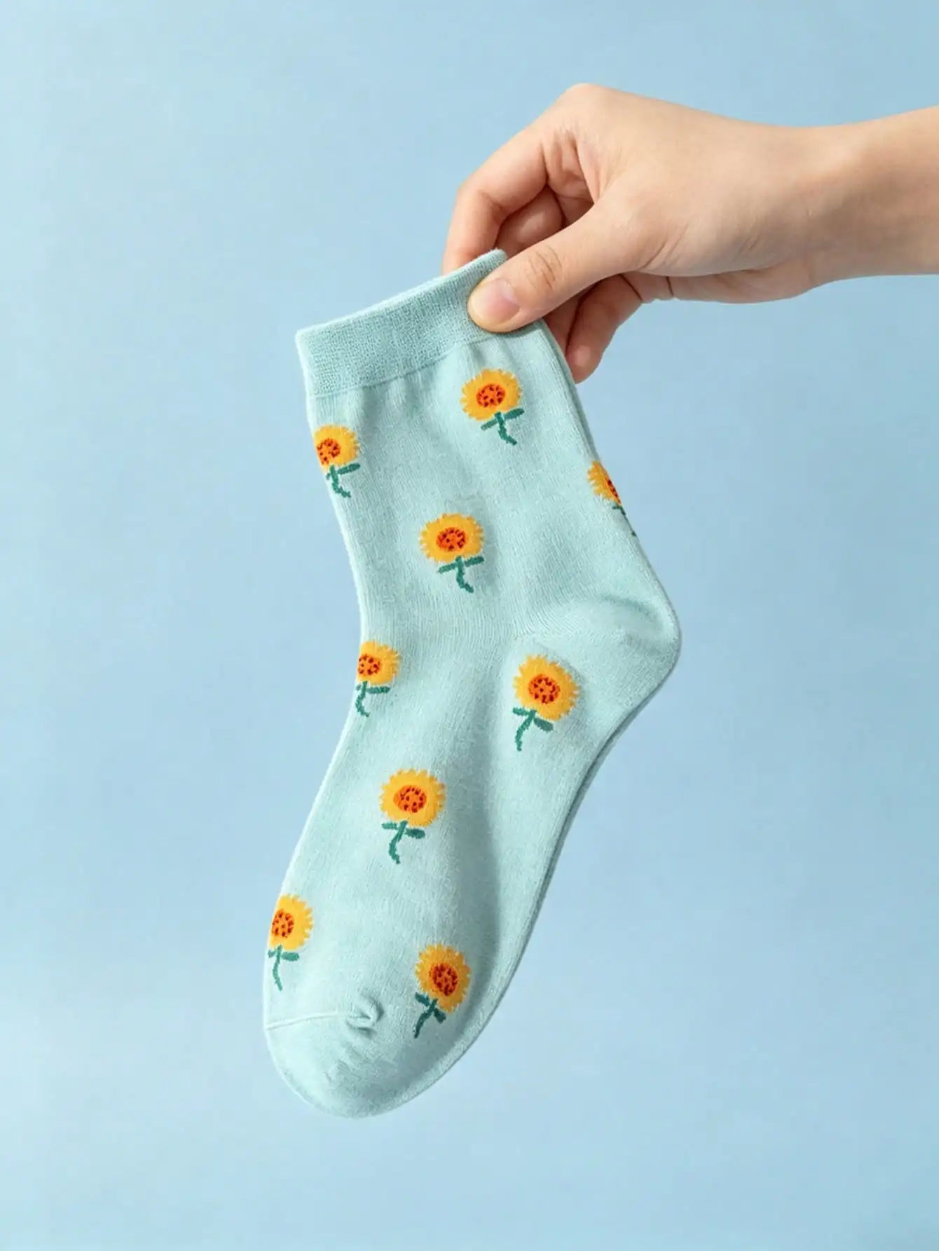 1/3/5Pairs Women Light Blue Sunflower Print Cotton Crew Socks Soft Cute Casual Mid Calf Socks