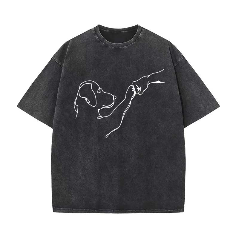 

Dog And People Punch Hand Dog Man Friendship Bump Dog's Paw T-shirt Men Tee Shirts Short Sleeve Male Clothes Fashion