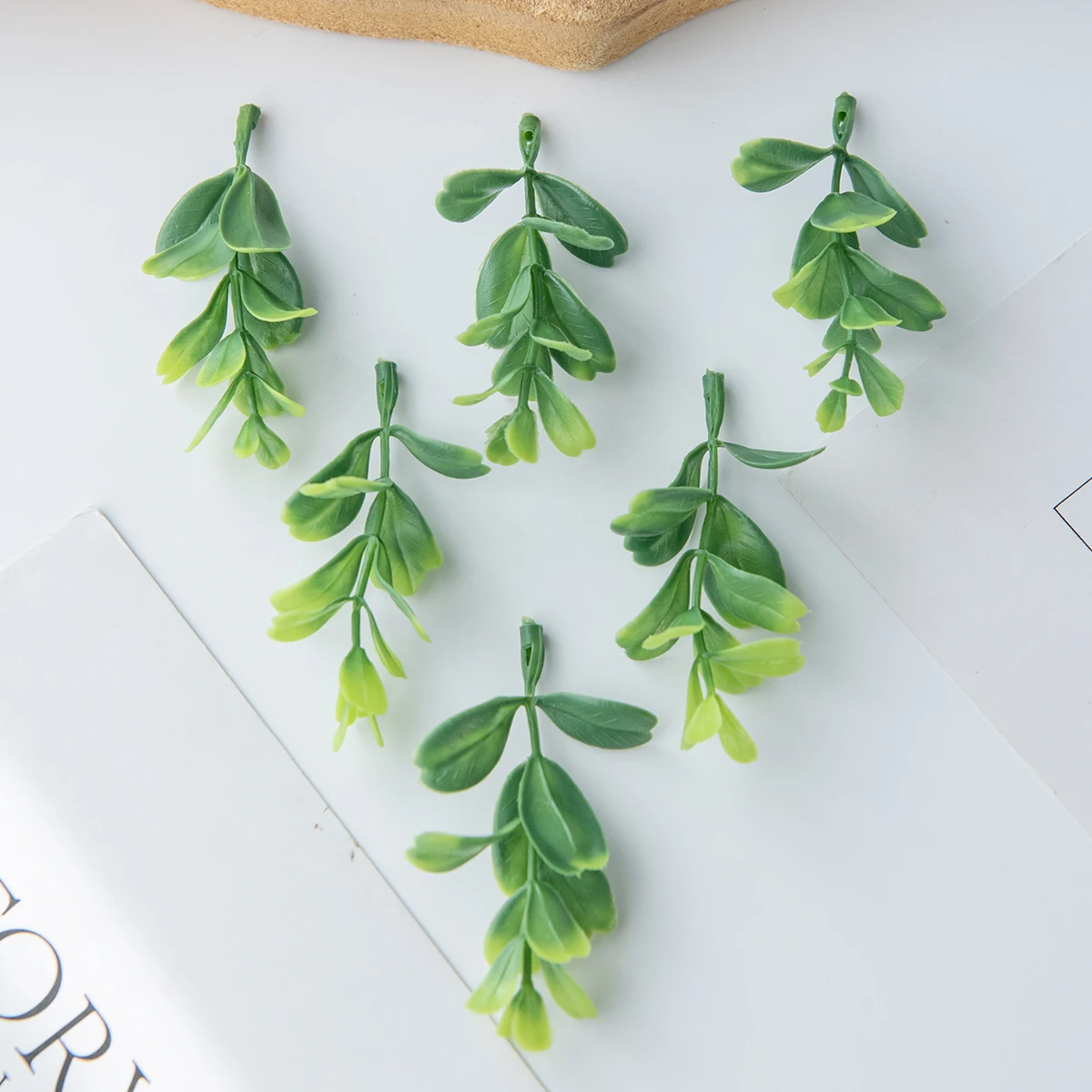 50 Pcs 인공 식물 잎 크리스마스 파티 홈 웨딩 배경 벽 정원 장식 Accessorie Diy 사탕 상자 스크랩북