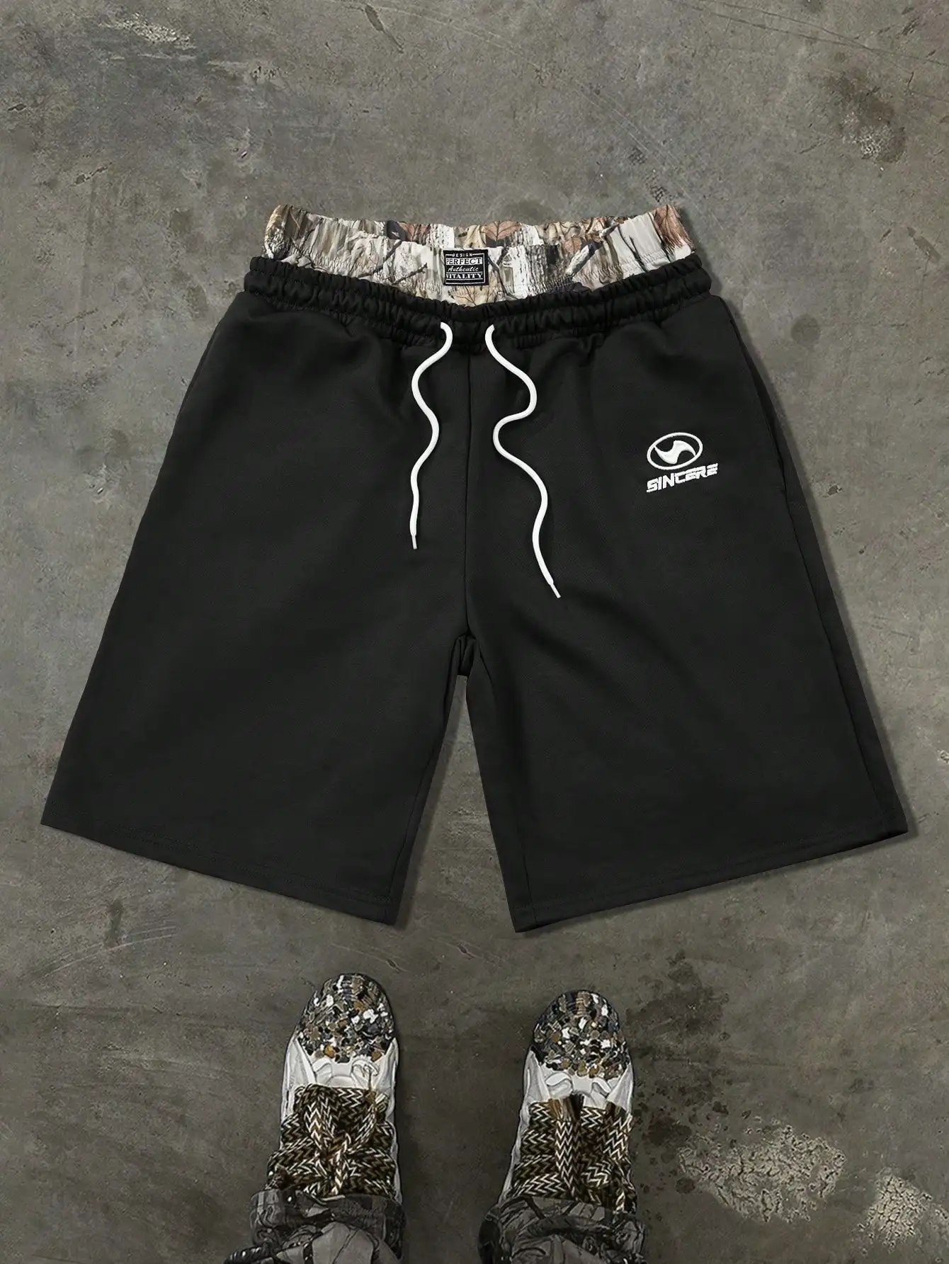 

Men's Summer Casual Shorts With Camo Waistband And Embroidered Logo