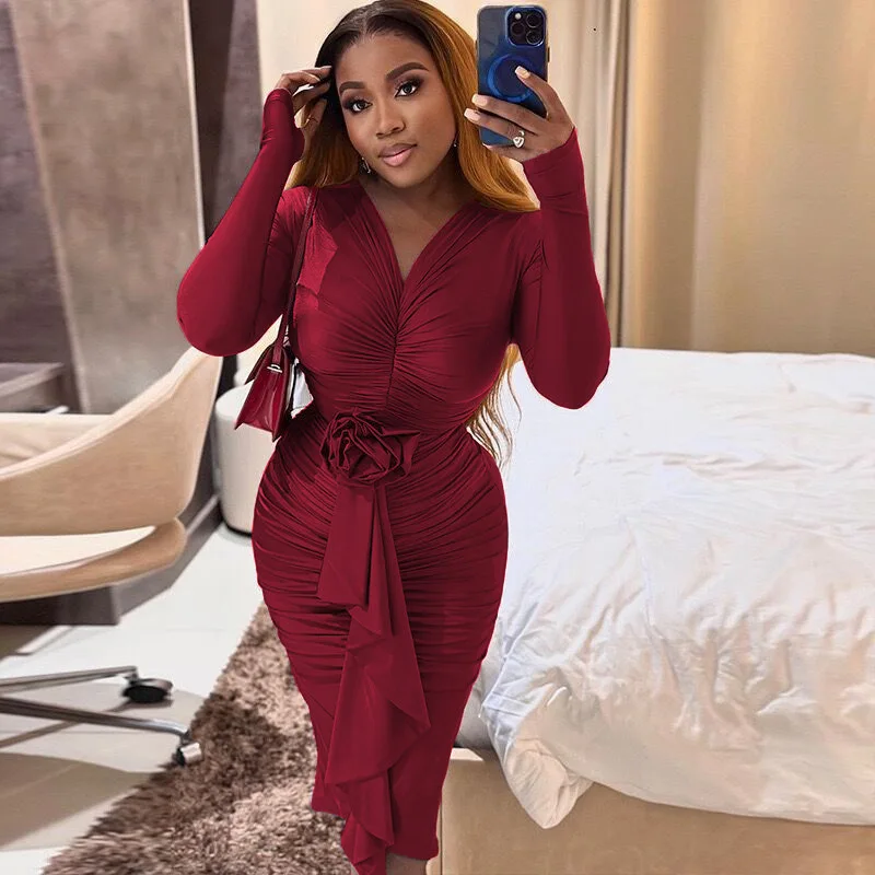 Sukienka Sister Star, damska, modna, seksowna, z długim rękawem, dekolt w serek, wzór z różami, zmysłowa, seksowna, podkreślająca biodra, elegancka, do pracy.