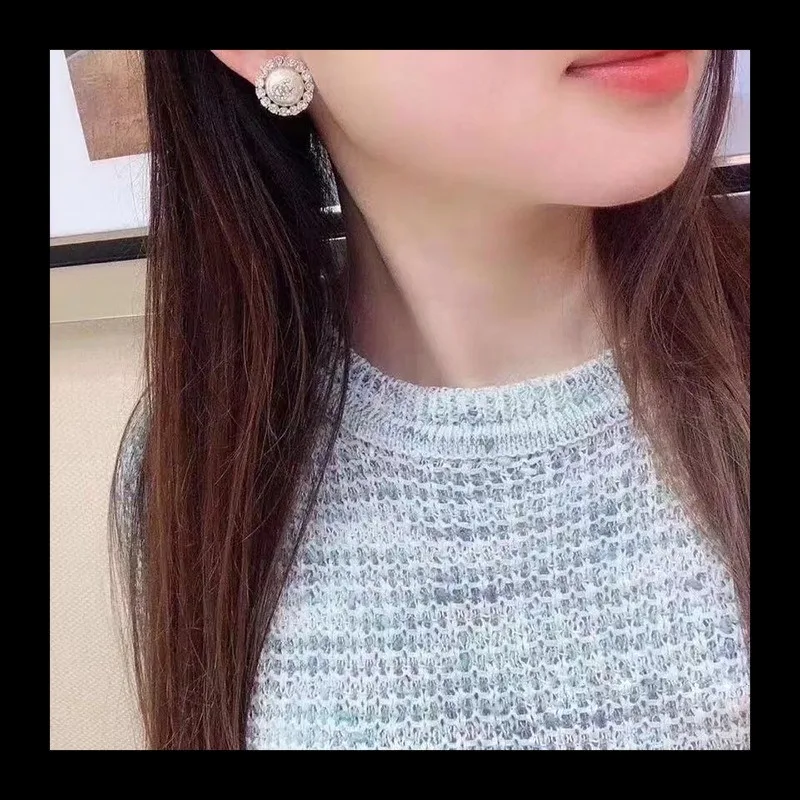 

25 новых круглых сережек-гвоздиков с буквами и стразами, женская мода и универсальность