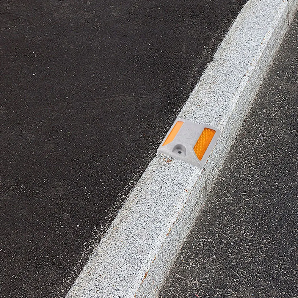 

4pcs Reflective Aluminum Road Markers Pavement Studs Durable Highway Safety Sign Enhanced Night Visibility Traffic Driveway