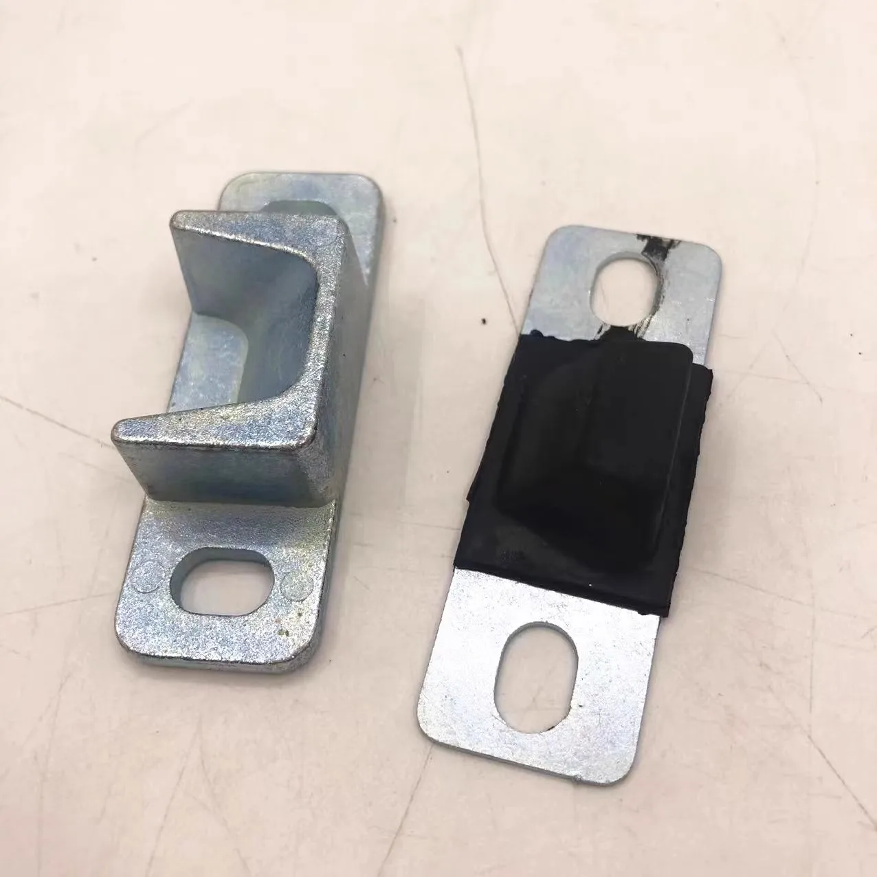 

2pc For Komatsu Excavator PC200/220/240/360-7-8 Side Door Limit Stop Assembly Block Side Door Bumper Rubber