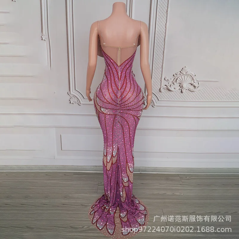 Sukienka bankietowa dla dorosłych, model na wybieg, modna odzież, rocznik 2025, wysoka jakość, różowo-czerwona, trójwymiarowa, z piórami i cekinami, krój rybka.