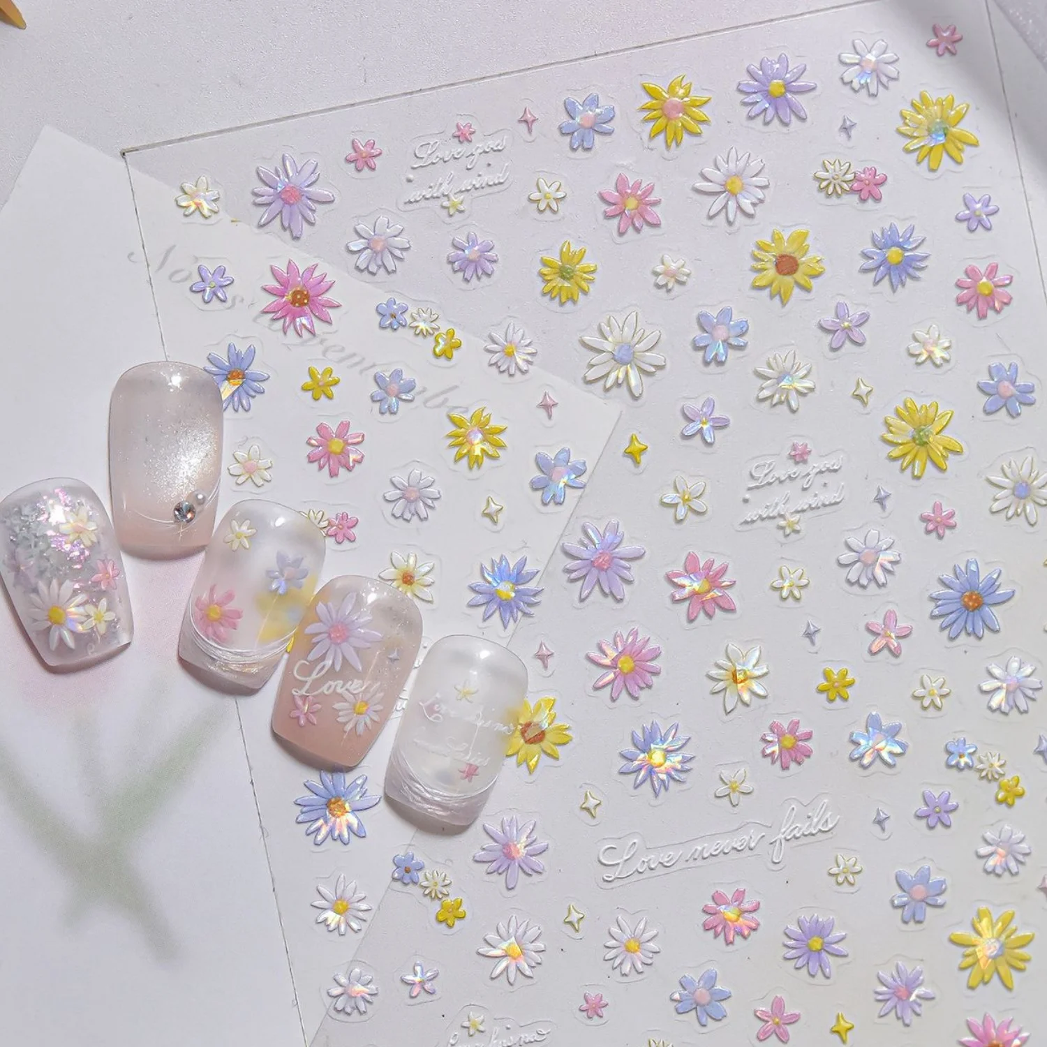 5D Schillernde Gänseblümchen Laser-Holographische Blütenblätter Schmetterling Herz Sommer Frische Bunte Blumen Nagelkunst-Aufkleber Geprägte Nagel-Abziehbilder