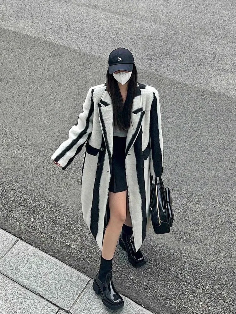 Striped Color Blocked Woolen Coat For Women In Autumn And Winter, American Retro And High-End, Loose And Thick Woolen Coat