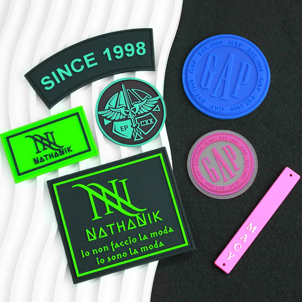 Custom Private LOGO Embossed Rubber Patch Sewing on Clothing Circle Round PVC Label Soft Silicon Badge Garment Accessories