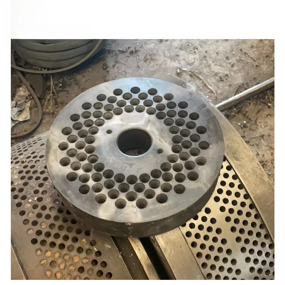 Rollers, shells, flat dies, annular substrates, spare parts of granulators