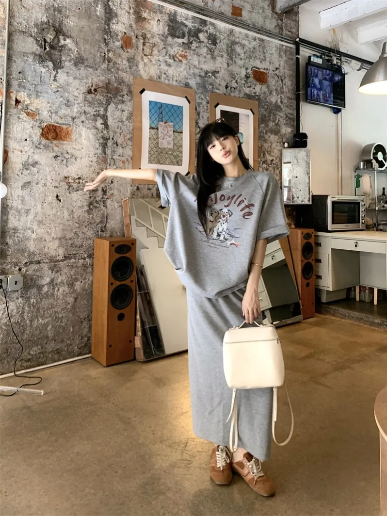 

Minimalist Design Gray Casual Suit Women's Summer Letter Puppy Print T-shirt With Elastic High-waist Bodycon Skirt Two-piece Set