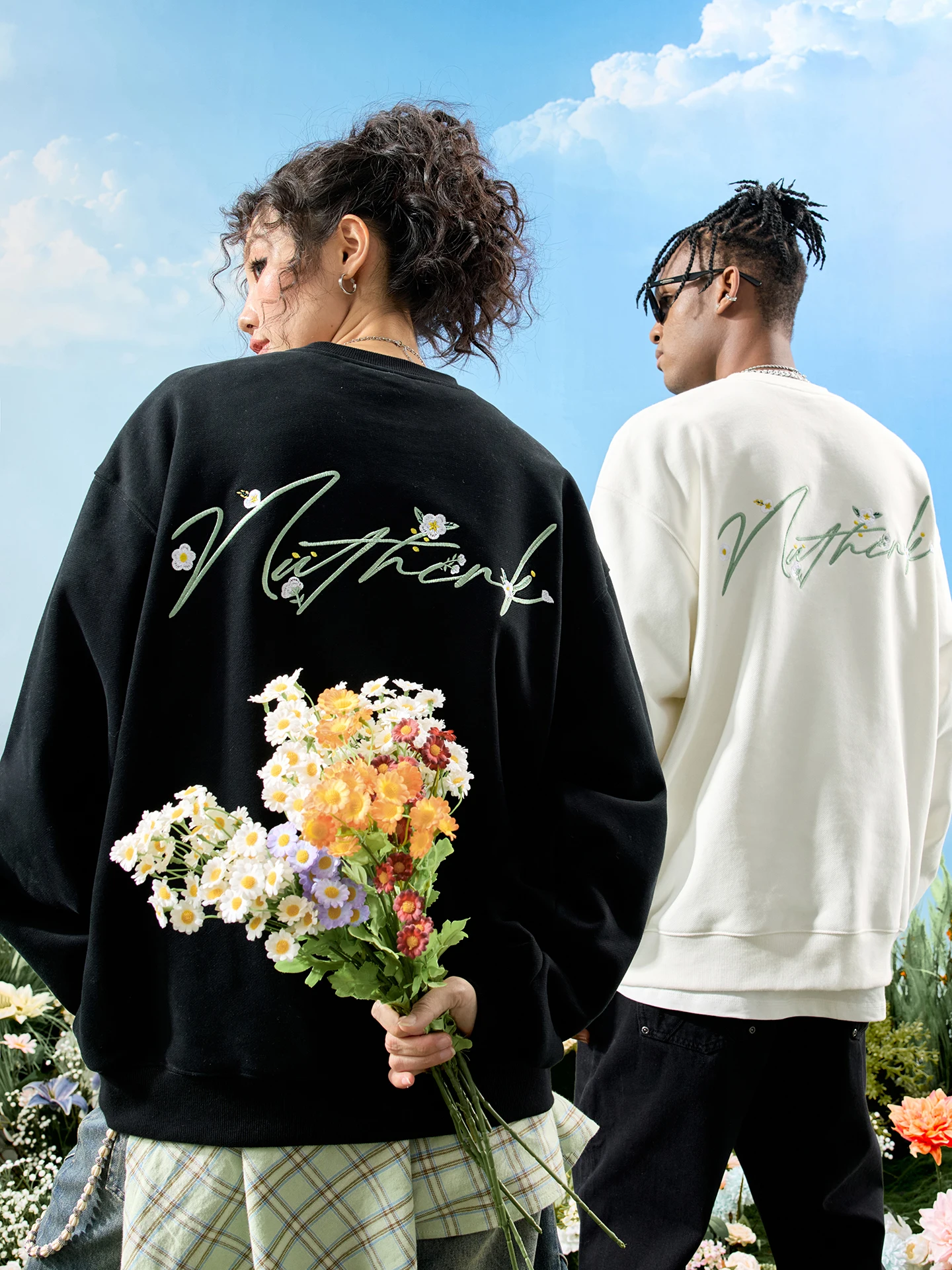 

Nuthink American Retro Embroidered Floral Letter round Ne Sweatirt Heavyweight Loose ex New Sle Spring 2026