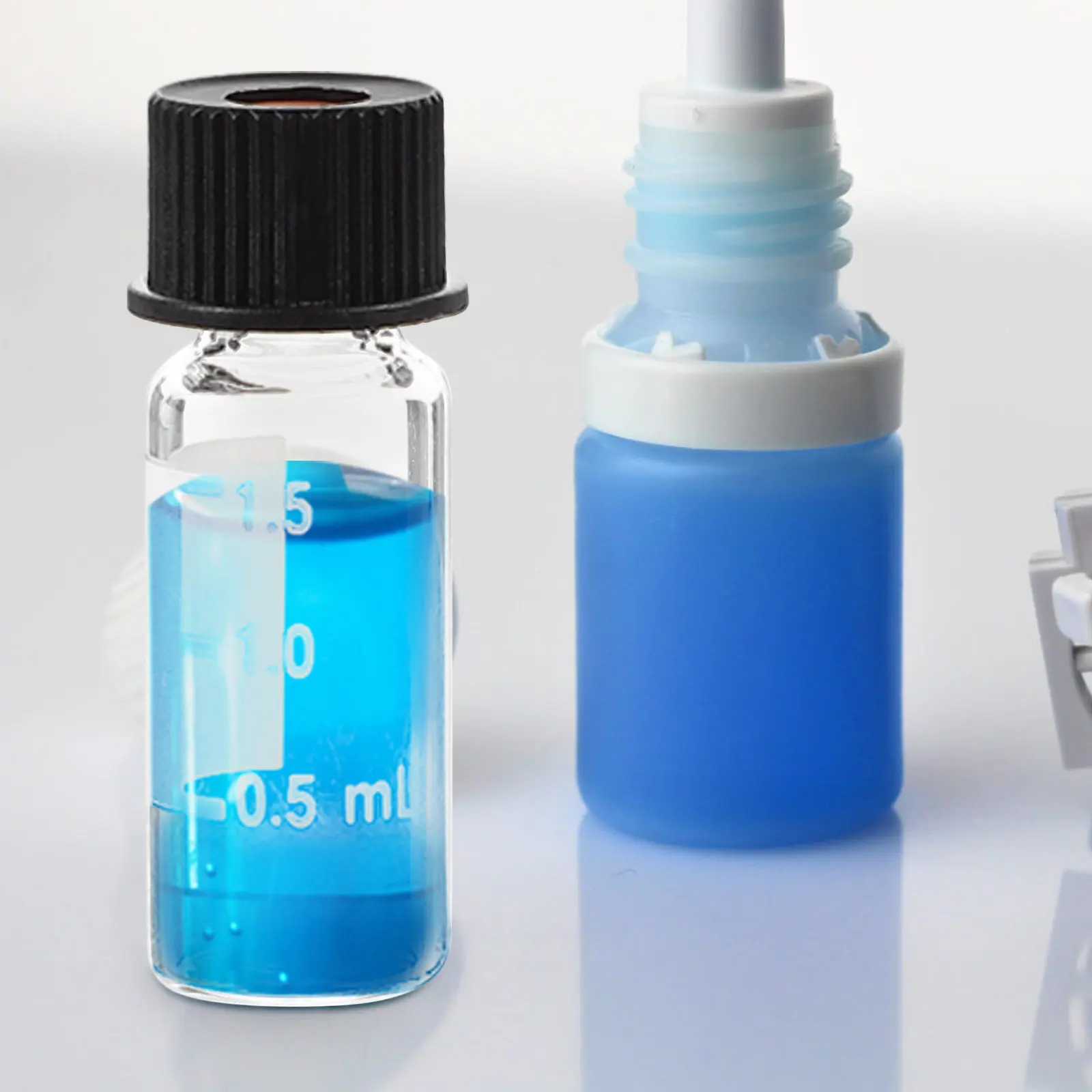 100pcs 2ml Threaded Glass Sample Vials with Screw Caps for Lab, Pharmacy, Essential Oils & Skincare