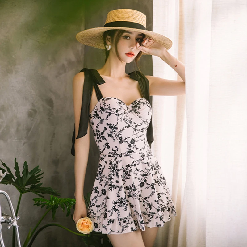 

One-piece swimsuit, diving suit, sun protection clothing, women's summer fashion broken flower, cover the bellyJ068